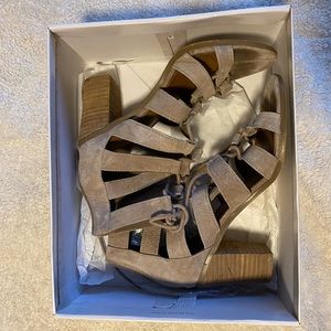 Steve Madden Tie Up Block Heels